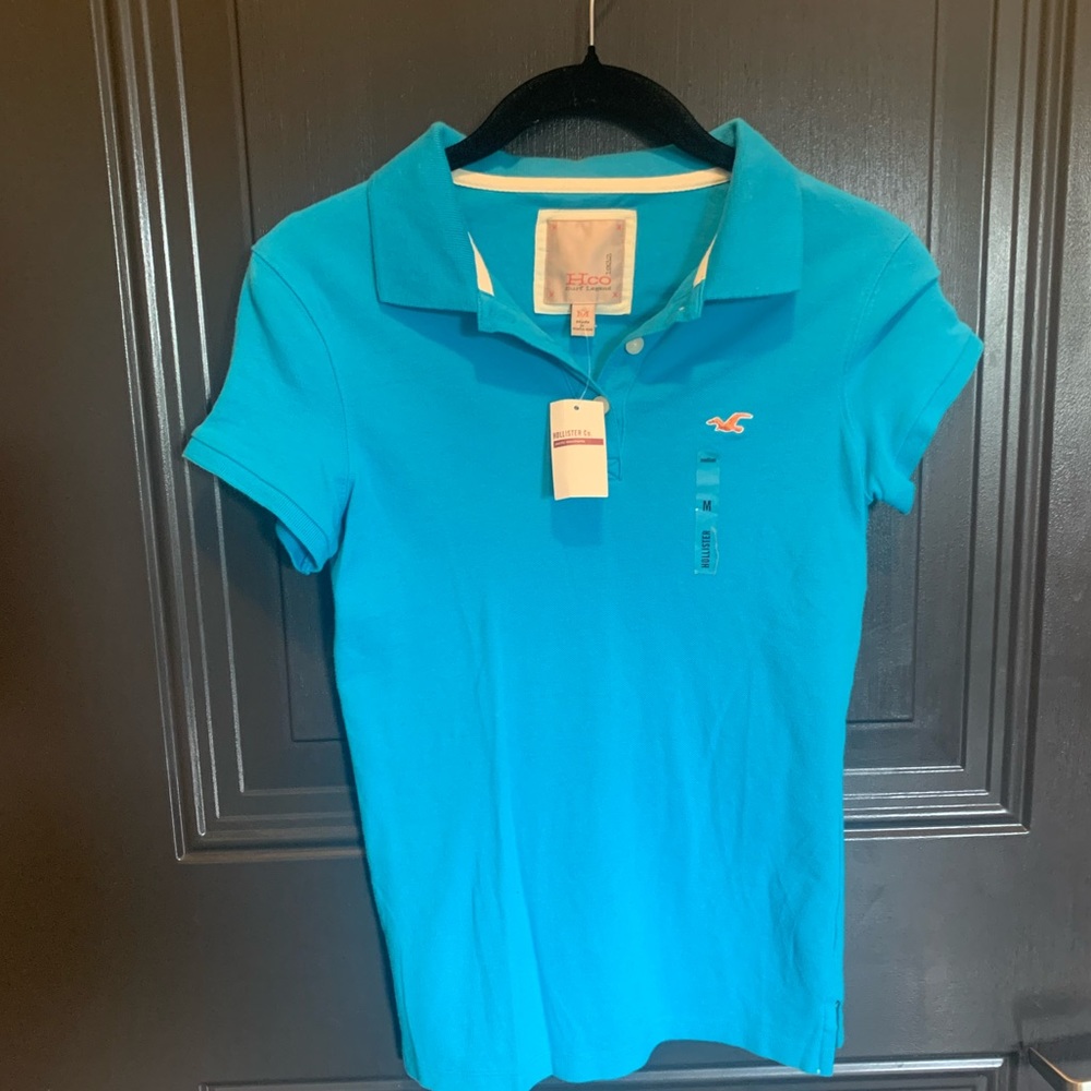 Hollister polo, new with tags, size medium!